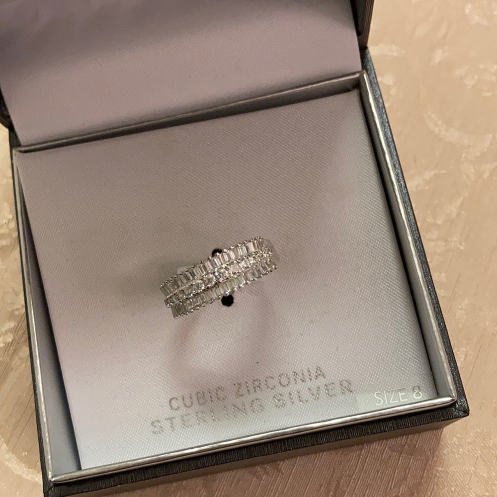 Beautiful ladies cubic zirconia sterling silver ring size 8, $50 value